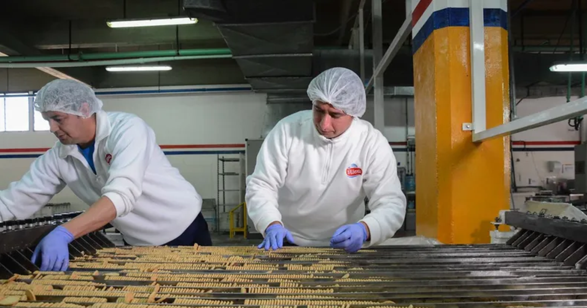 Por la caída del consumo, la fábrica de galletitas de Albardón intentará diversificar y exportar parte de su producción
