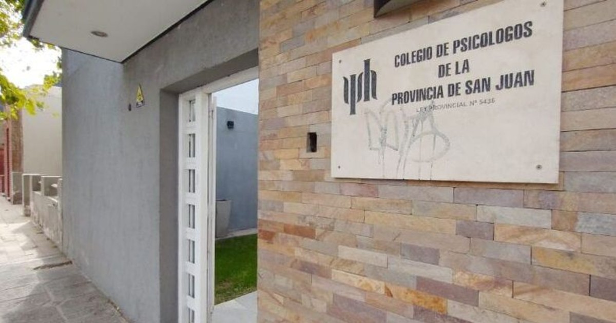 La cúpula del Colegio de Psicólogos desmiente irregularidades en medio de su renuncia