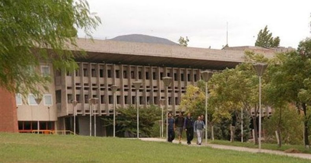 Balotaje en la UNCuyo: la universidad define a su próximo rector en una elección polarizada