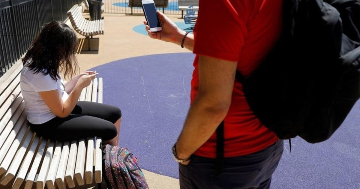 Celu en mano: en San Juan, los chicos de primaria tienen menos teléfonos propios que el promedio del país