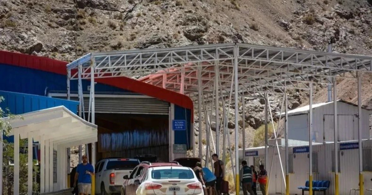 Los pasos fronterizos terrestres, como Agua Negra, podrán sumar free shops como los aeropuertos