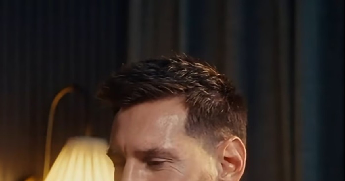 Así quedó Messi luego de perdirle a una IA que le pinte el pelo con los colores argentinos