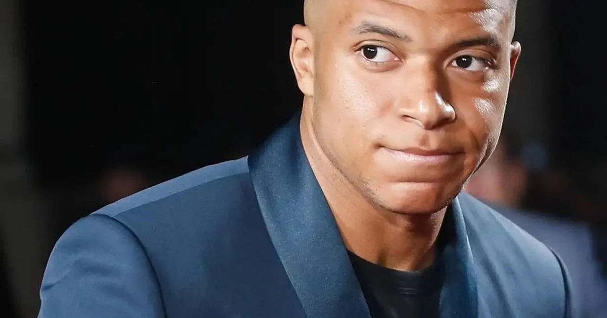 Mbappé quedó en el centro de las críticas en Francia tras dejar la concentración