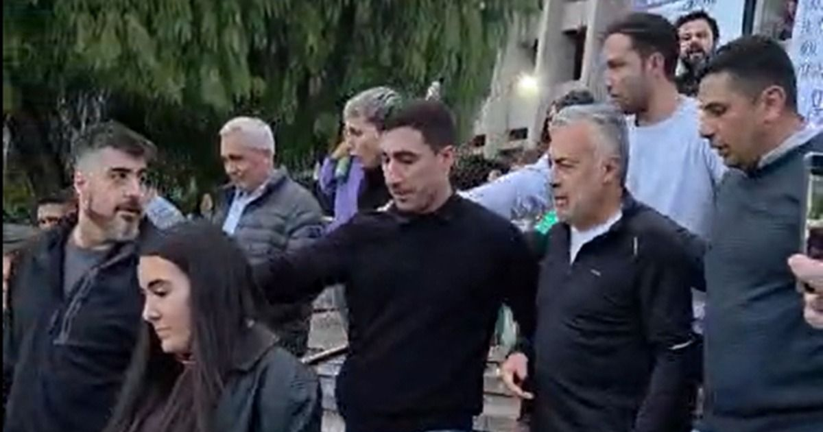 Tarde de furia en la UNCuyo: escracharon a Cornejo en las elecciones universitarias