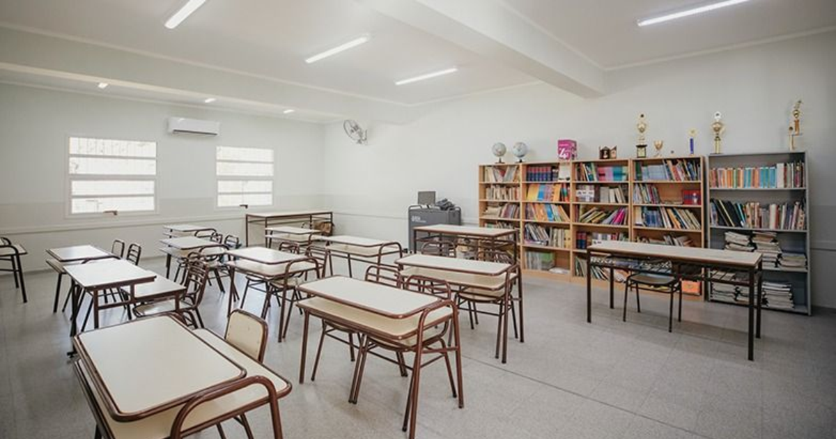 Encontraron restos de un feto en el baño de una escuela de Rivadavia