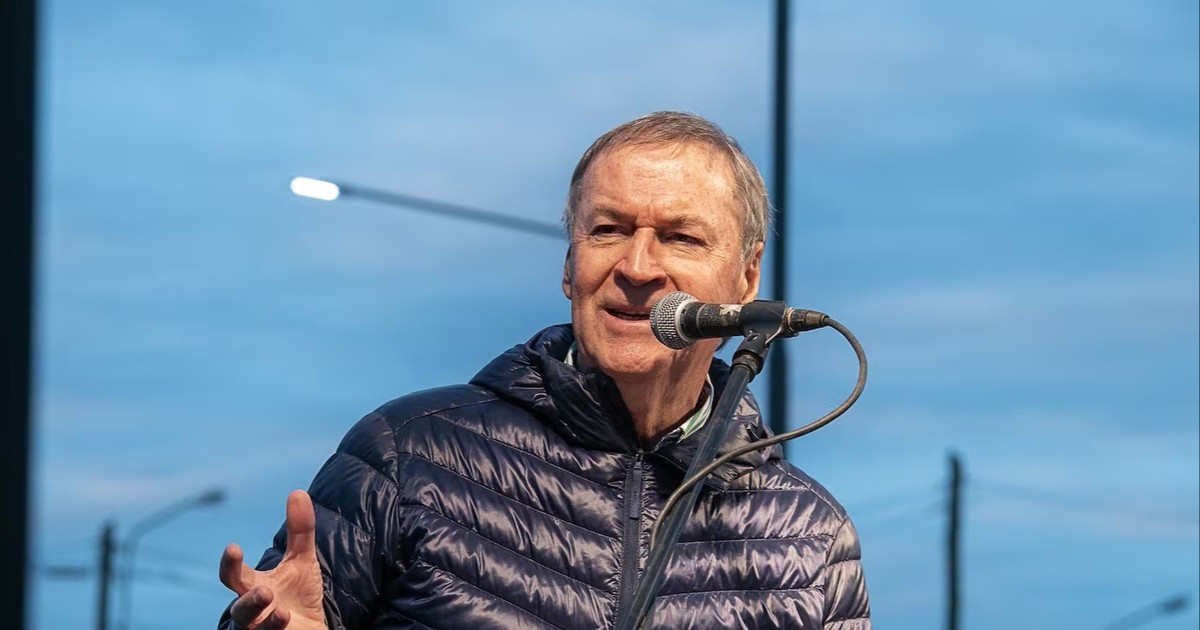 Schiaretti solicitó la renuncia de Manuel Adorni como jefe de Gabinete