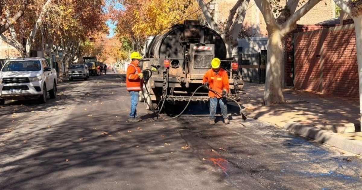La pavimentación llegó al microcentro: comenzaron los trabajos en calle Caseros