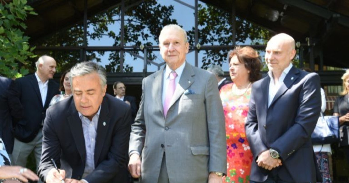 Cien millones en seis meses: el costo de mantener la residencia oficial de Mendoza que ningún gobernador ha querido habitar