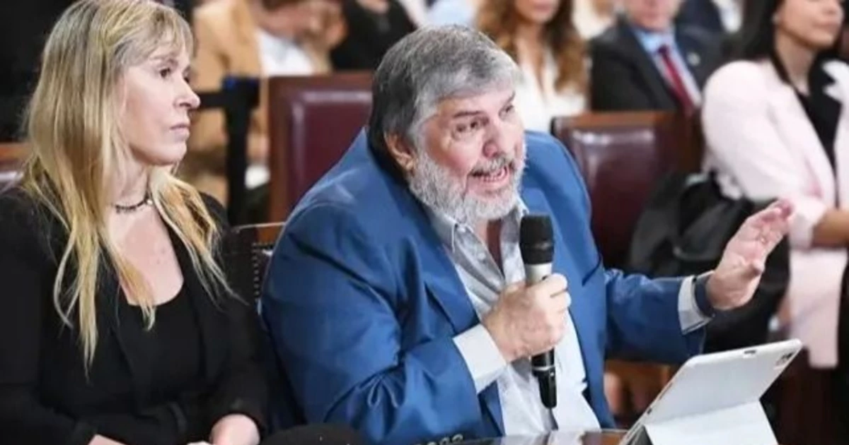 Desde el Senado también piden la interpelación "urgente" de Manuel Adorni