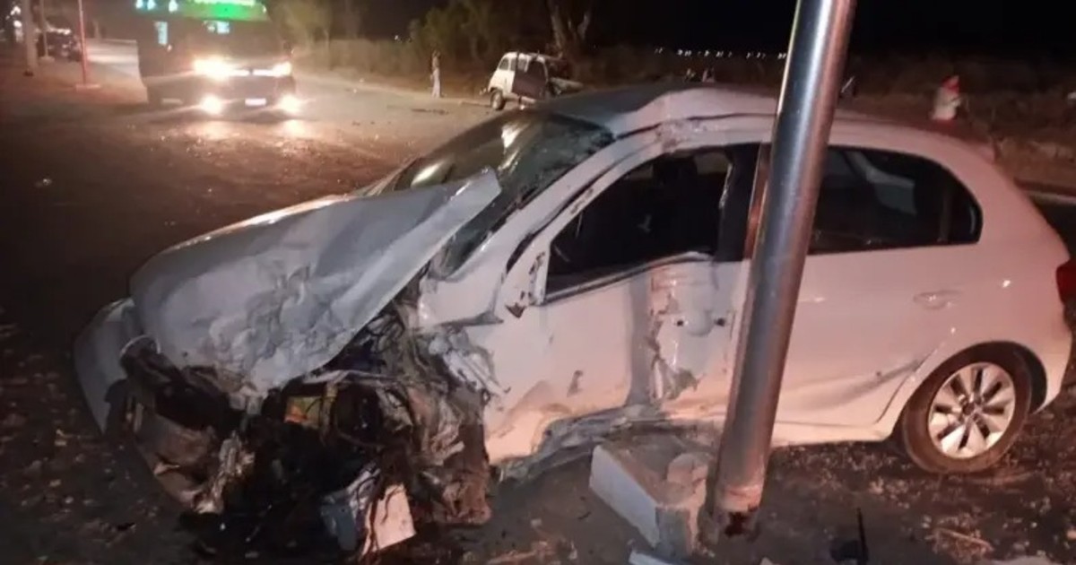 Tragedia en San Martín: un hombre murió tras un violento choque frontal y otro lucha por su vida