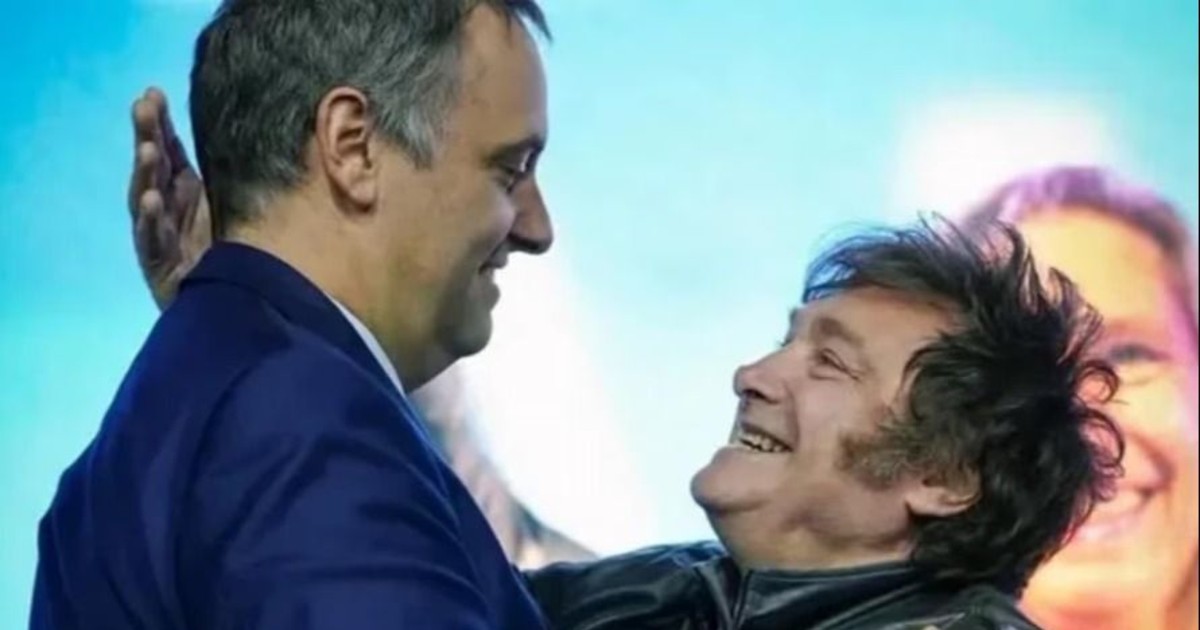 Día de la Bandera: Milei va a Rosario y lleva a Adorni
