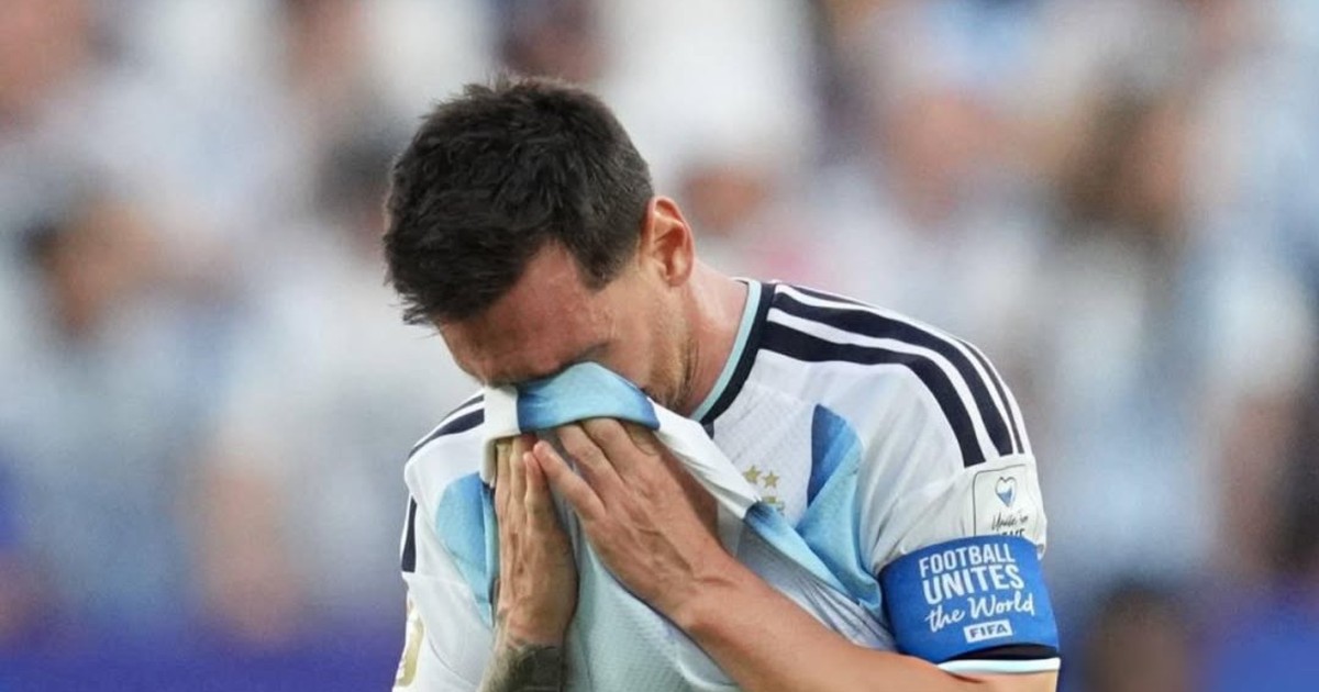 ¿Qué le pasó a Messi?, su llanto y una respuesta enigmática: Es una cuestión ajena a lo deportivo"