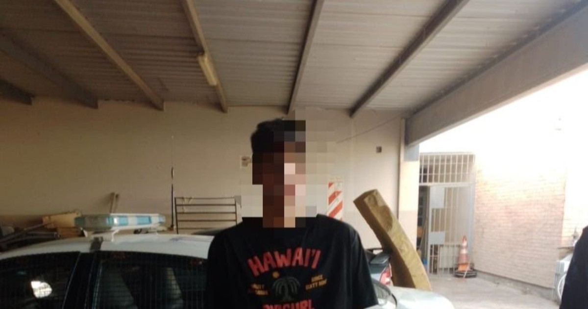 Vecinos golpearon y detuvieron a un sujeto tras robarle el celular a su novia en Rivadavia