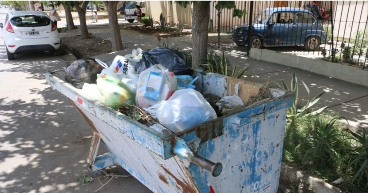 Del aviso a la multa: cómo es el plan de Rawson para ordenar el espacio público