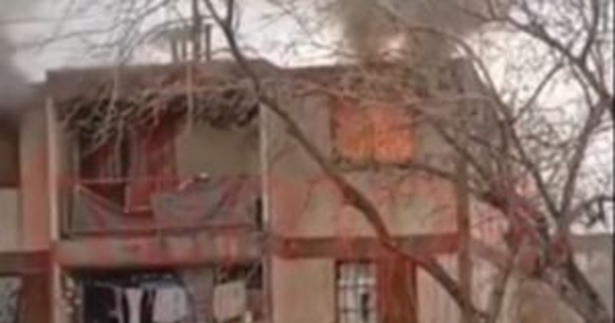 Video: conmoción en el Barrio Aramburu por un voraz incendio en un departamento