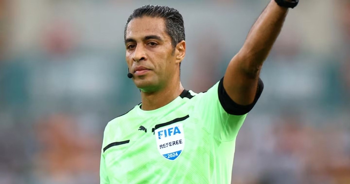 Quién es Amin Mohamed Omar, el egipcio que dirigirá a Argentina ante Austria: la polémica que marcó su carrera arbitral
