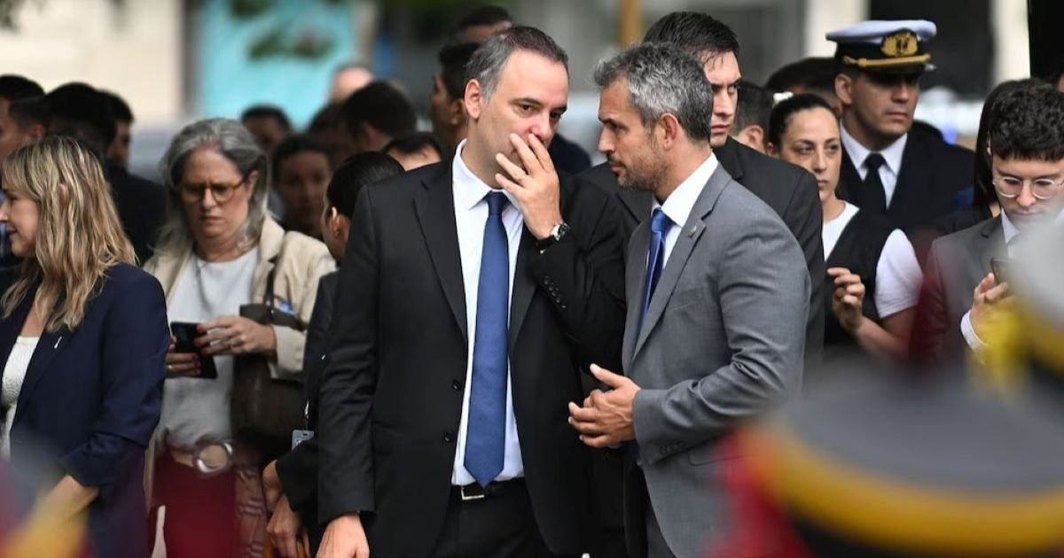 Menem cerró un acuerdo con el PRO y la UCR para blindar a Adorni en Diputados
