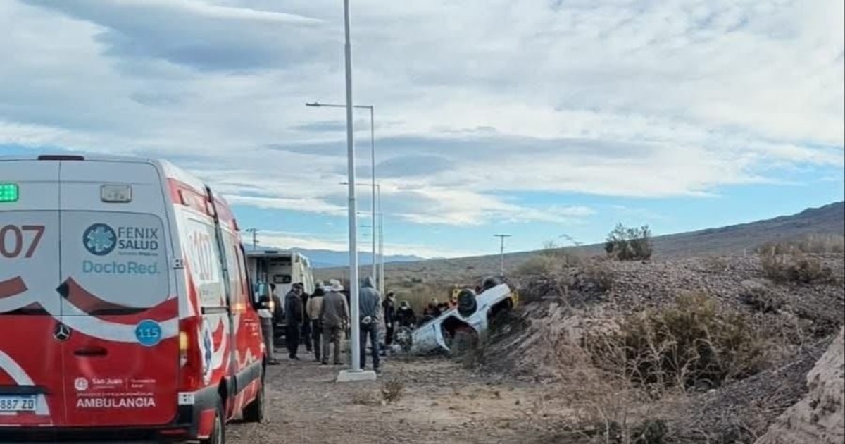 Una mujer terminó con heridas al volcar en Ullum