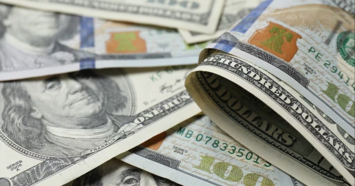 El dólar oficial está cerca de los $ 1.500