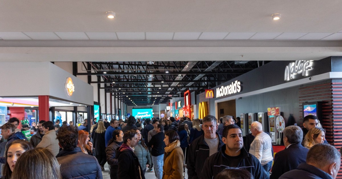Con la inauguración de un mini shopping, finalizó la remodelación de la Terminal de Ómnibus de Mendoza