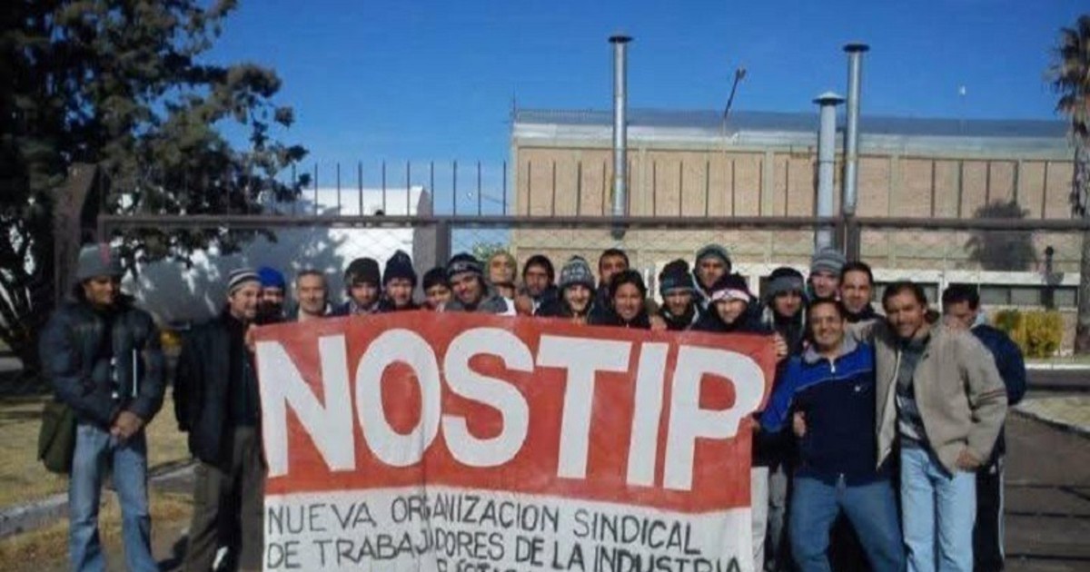 Denuncian despidos en Mendoza tras la compra de la empresa Petroplast por parte de una constructora