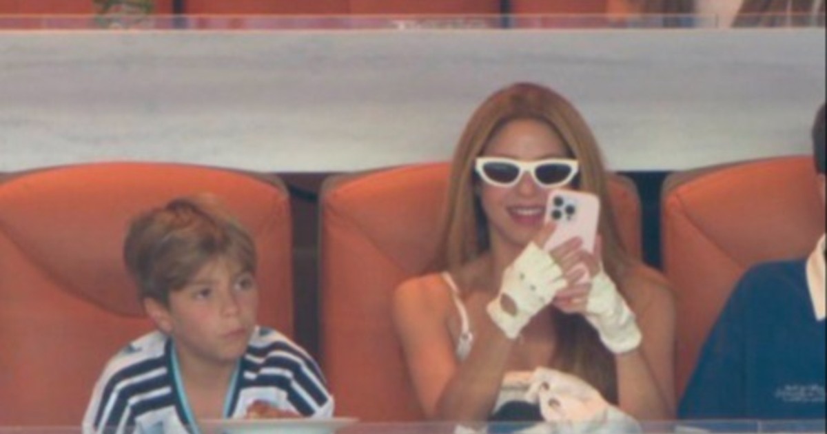Shakira volvió a alentar a Argentina en el partido ante Cabo Verde