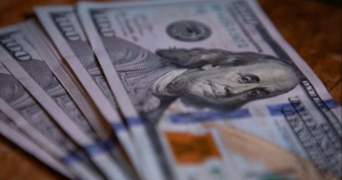 El dólar subió y cumplió su tercera semana consecutiva en alza