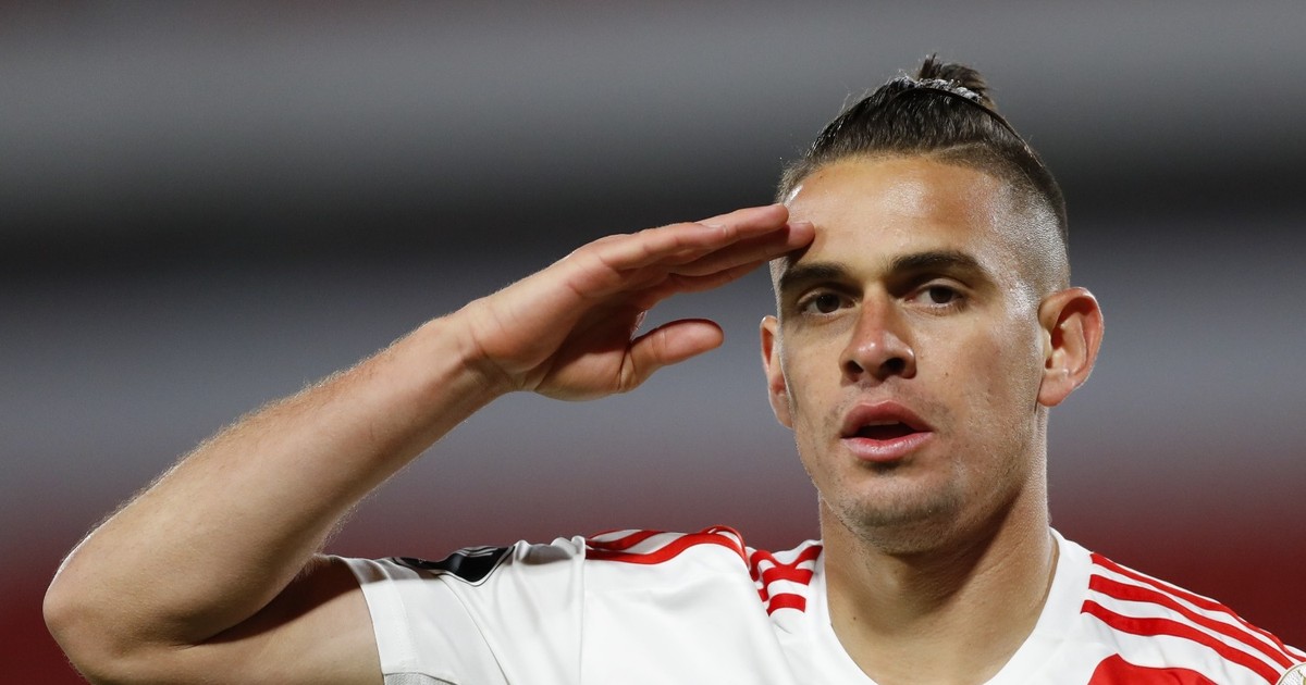River confirmó el regreso de Rafael Santos Borré