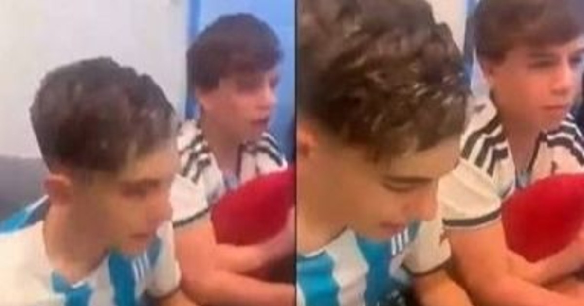 El video viral de la cábala más insólita en Argentina vs. Egipto: leían la Biblia y mirá qué pasó