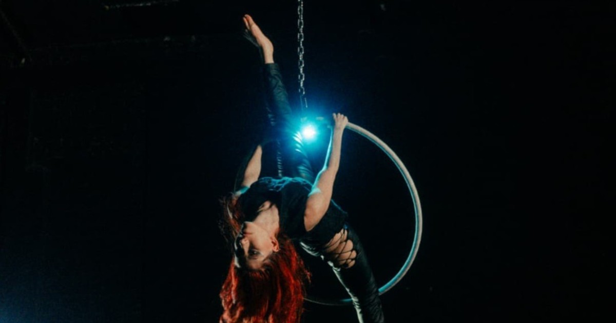 Kaboom: exquisito vuelo artístico entre música, fuego y un volver a empezar