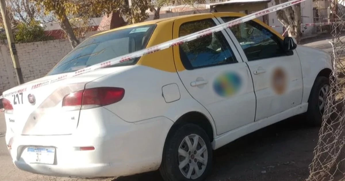 Balearon a un remisero en una confusa situación: lo encontraron malherido junto a su auto