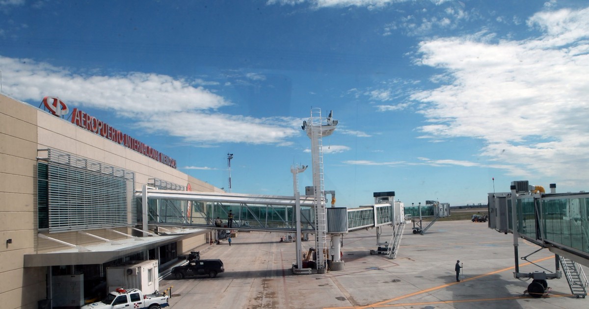 Alerta en El Plumerillo: dos aviones de SKY debieron aterrizar de emergencia en Mendoza