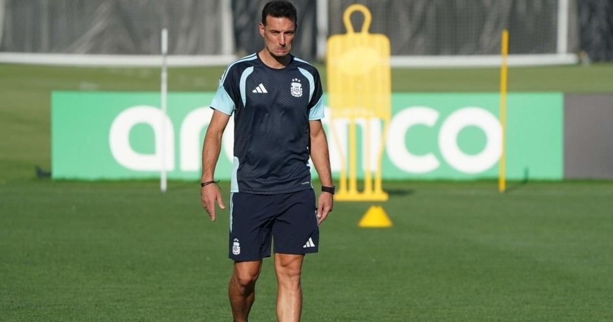 Scaloni adelantó que podría repetir el equipo ante Suiza y reveló que la previa del Mundial "pintaba bastante más negra"