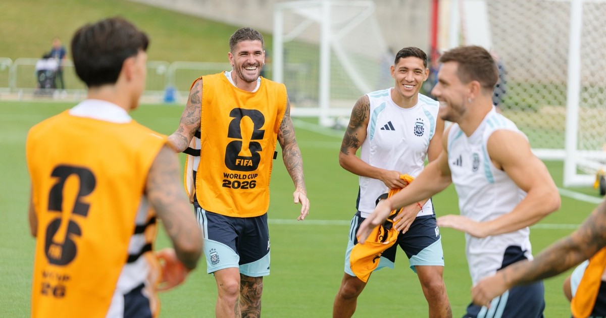 Scaloni y las pecheras para los posibles titulares: los tres nombres que sorprendieron en la práctica
