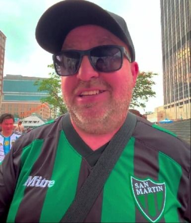 De Chimbas a Atlanta, en 48 horas: la historia del sanjuanino que armó el viaje de su vida para alentar a Argentina ante Inglaterra