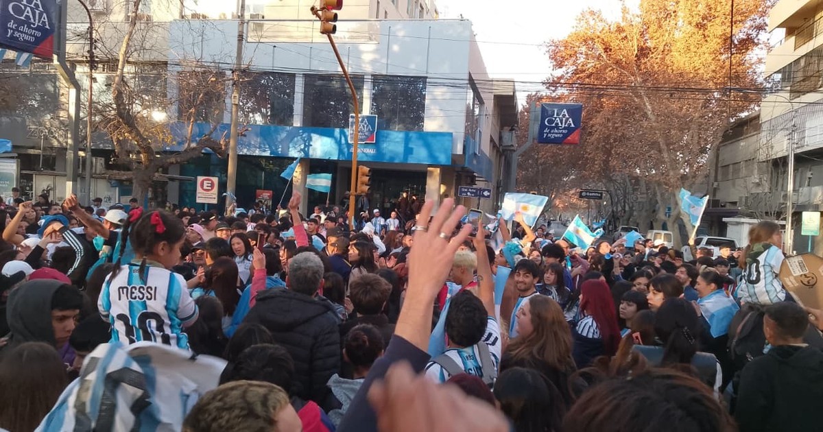 "El que no salta, es un inglés": los sanjuaninos estallan de emoción por una nueva final en Mundiales