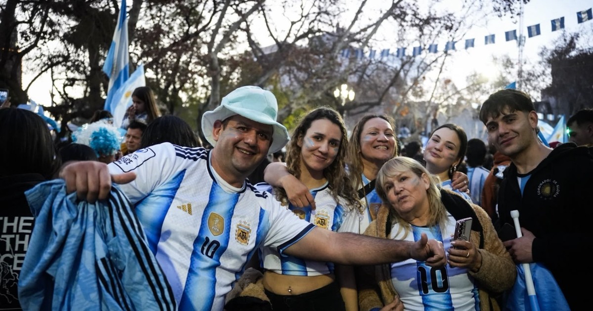 ¡Buscate si fuiste a los festejos en la Plaza 25 de Mayo!