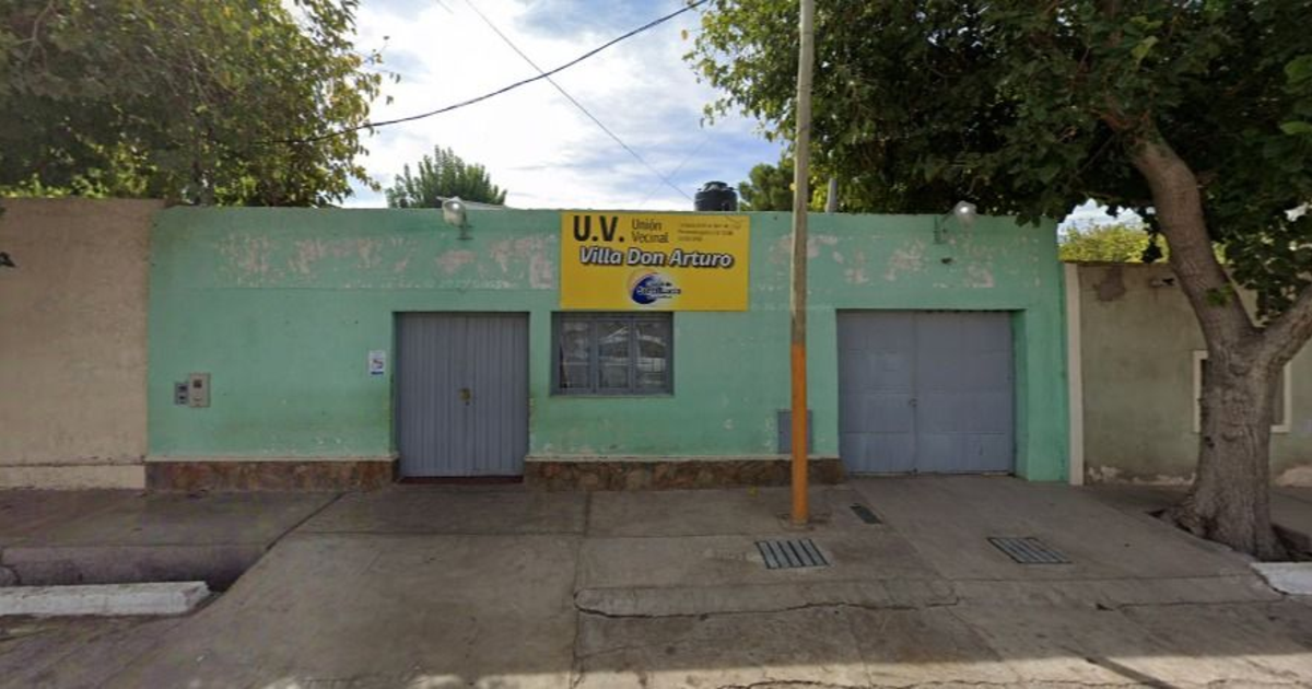 Motochorros atacaron a golpes a una mujer y asaltaron la unión vecinal Villa Don Arturo