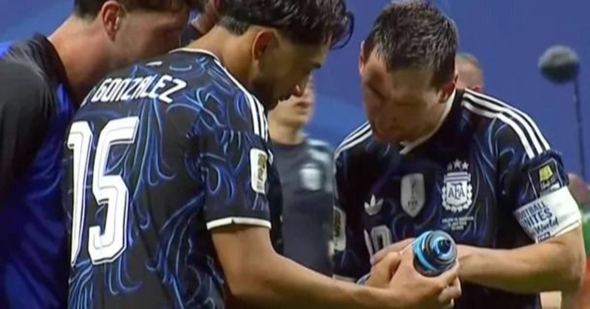La reacción de los jugadores de la Selección Argentina al encontrar el machete de Pickford para los penales