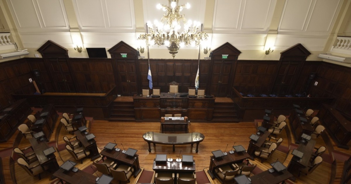 Bolsa de trabajo mendocina: Cornejo reubica a más ex legisladores y ya son siete los radicales en cargos ejecutivos
