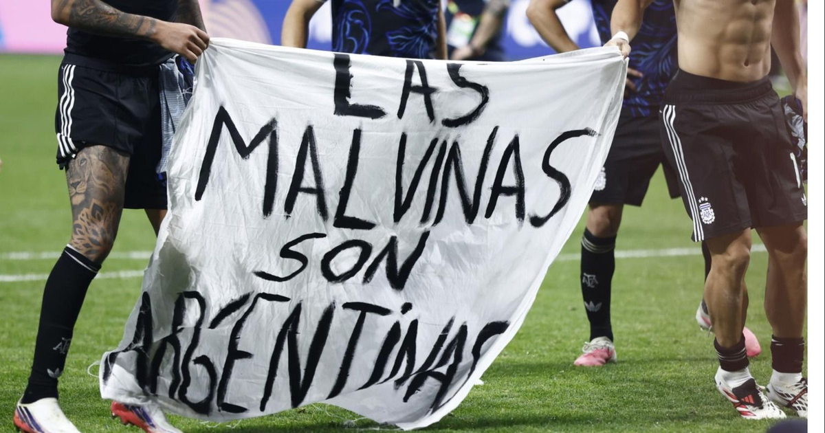 Milei criticó a la Selección por la bandera de Malvinas: &amp;quot;No hay que caer en slogans populistas y berretas&amp;quot;