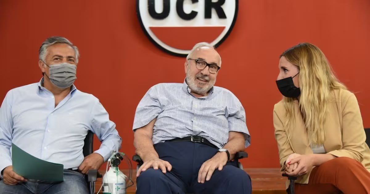 Cornejo y sus ministros reinstalan el debate por la legalización de la eutanasia en Argentina