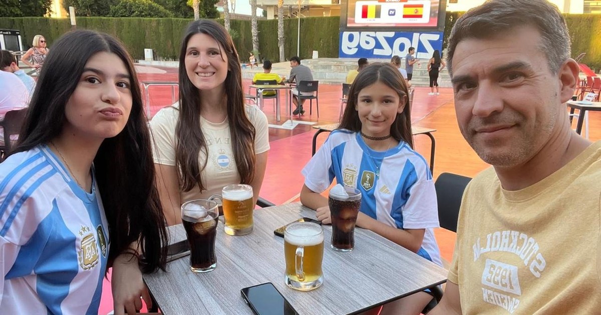 Son sanjuaninos, emigraron a Europa y vivirán la final del Mundial en España: Dan ganas de llorar por todo"