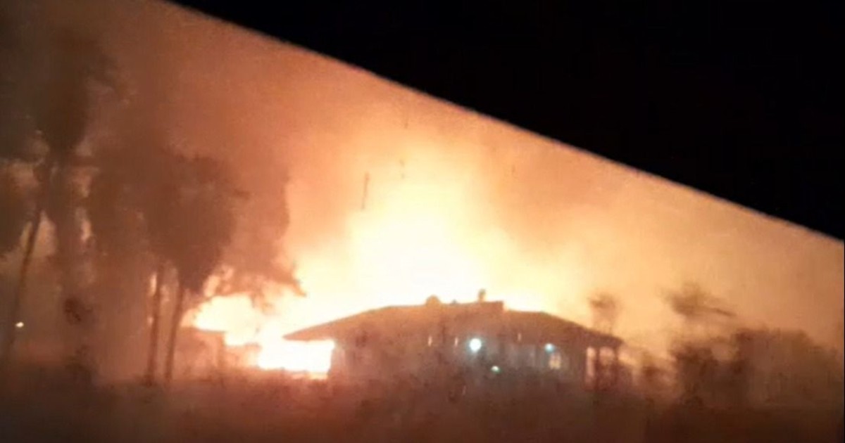 El estremecedor video que muestra cómo bomberos de Pocito le ganaron al fuego y salvaron una casa