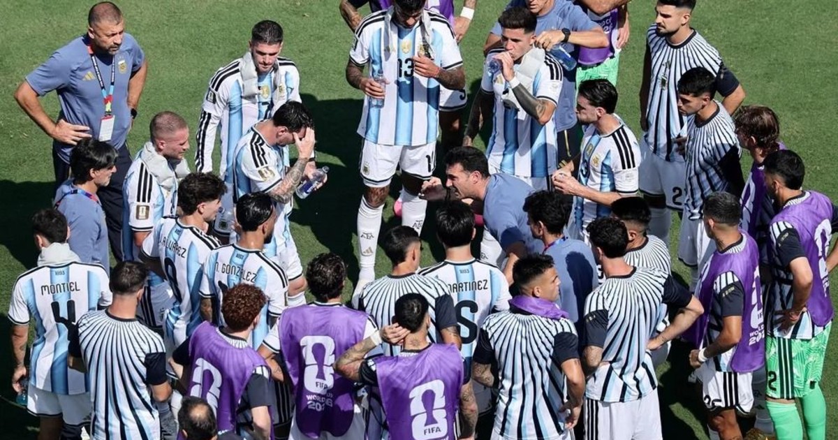 Parte de los jugadores y el cuerpo técnico arribarán en la tarde de este lunes a Argentina