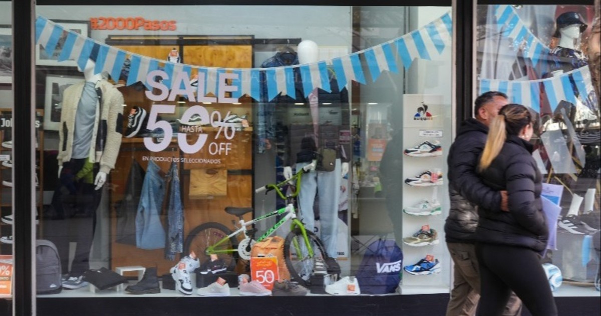 Furor de ventas por el Mundial en San Juan: entre camperones de $400.000, televisores agotados y el boom de las picadas