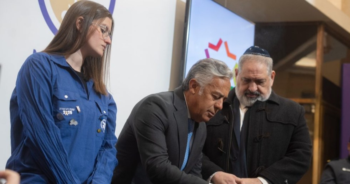 A 32 años del atentado a la AMIA: Cornejo participó de los homenajes y renovó el pedido de justicia