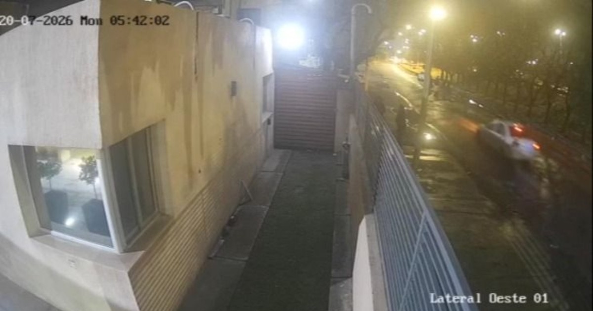 Difunden un video del auto que habría atropellado a la mujer en Rawson