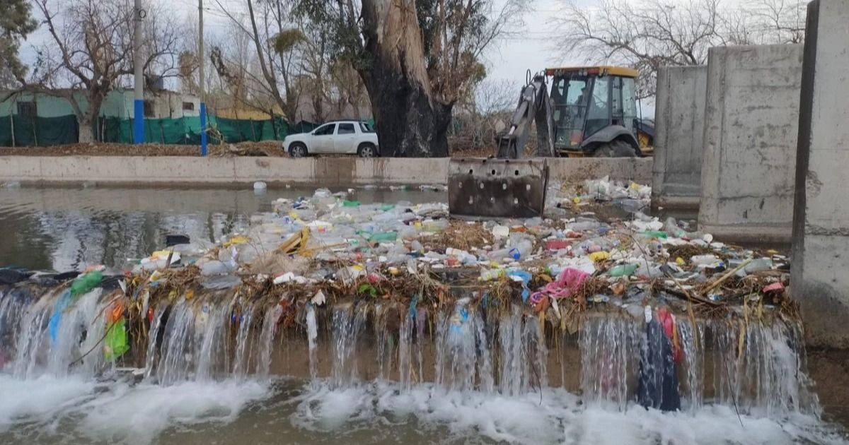 Qué pasó con la suciedad en los canales de San Juan tras las intensas tareas para quitar toneladas de residuos