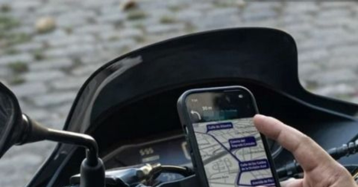 Por enésima vez asaltaron a un Uber moto en el Teresa de Calcuta y lo dejaron descalzo